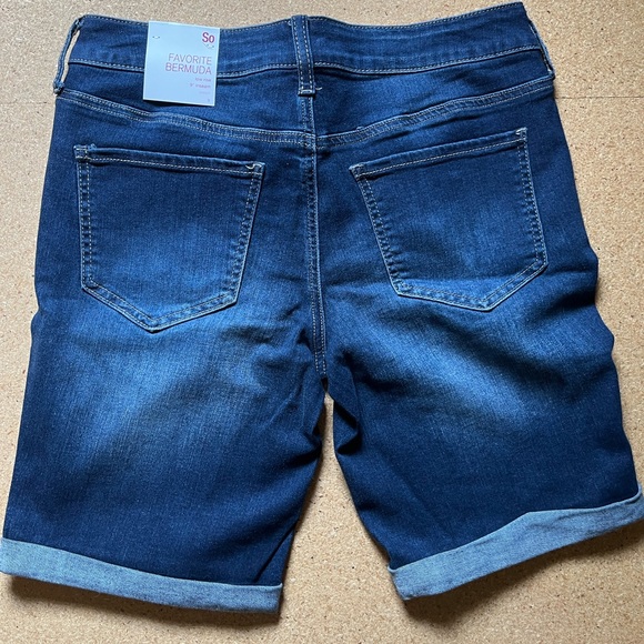 Bermuda Low Rise Jean Shorts - Picture 3 of 6